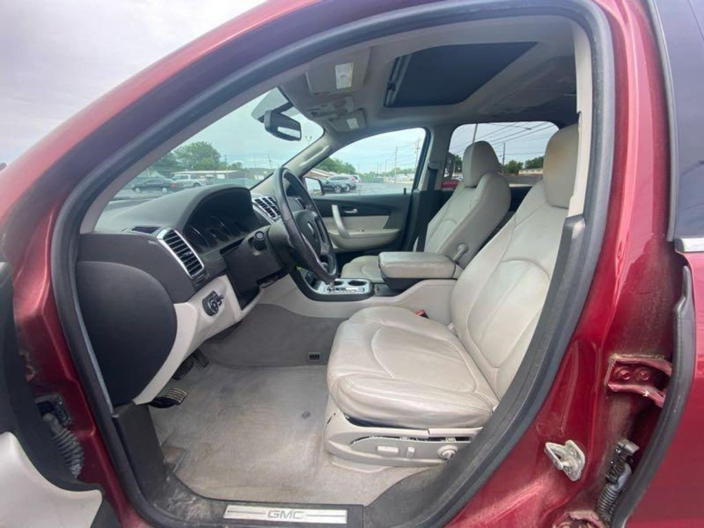 2011 GMC Acadia Image 7