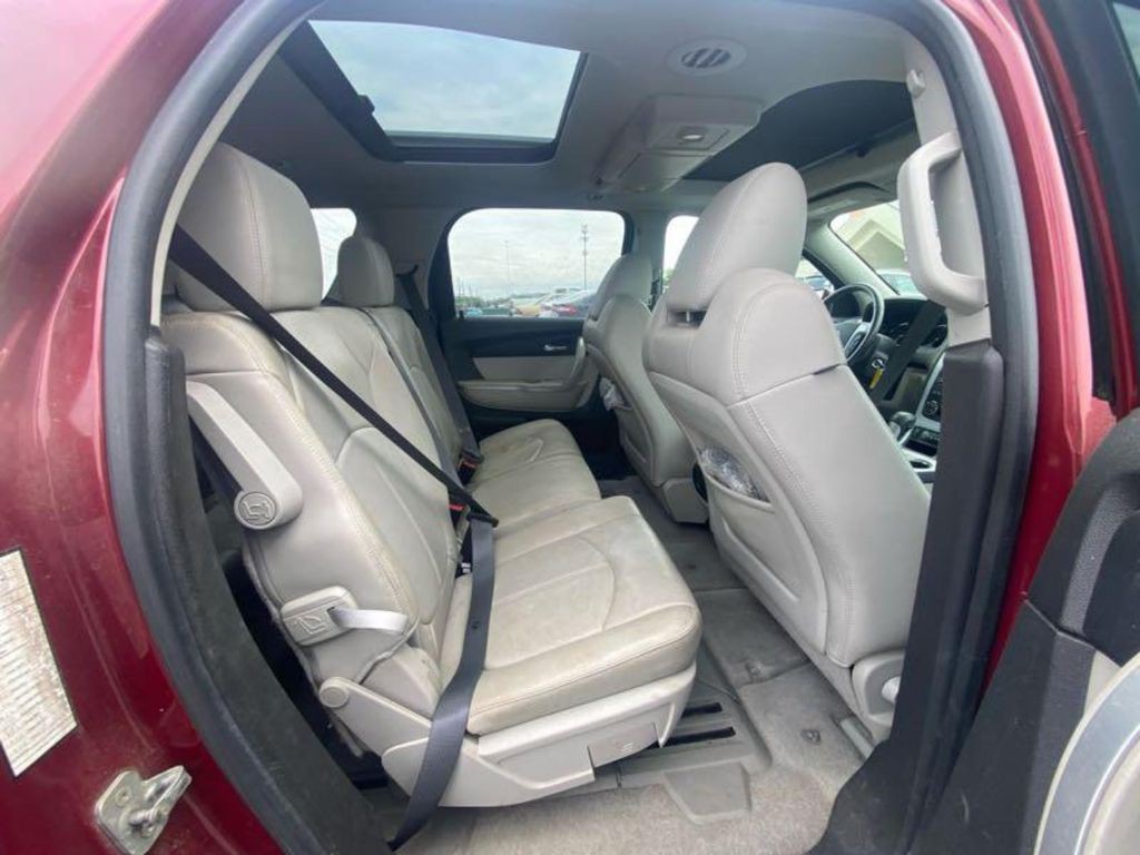 2011 GMC Acadia Image 9