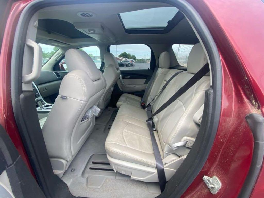 2011 GMC Acadia Image 10
