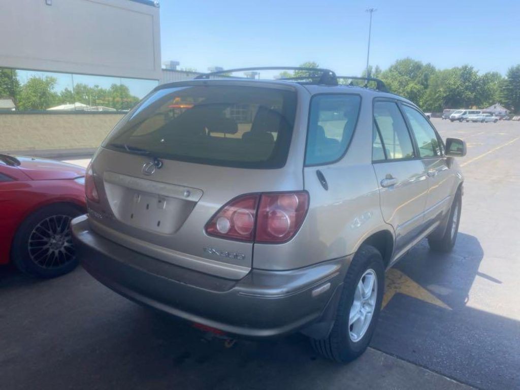 1999 Lexus RX Image 3