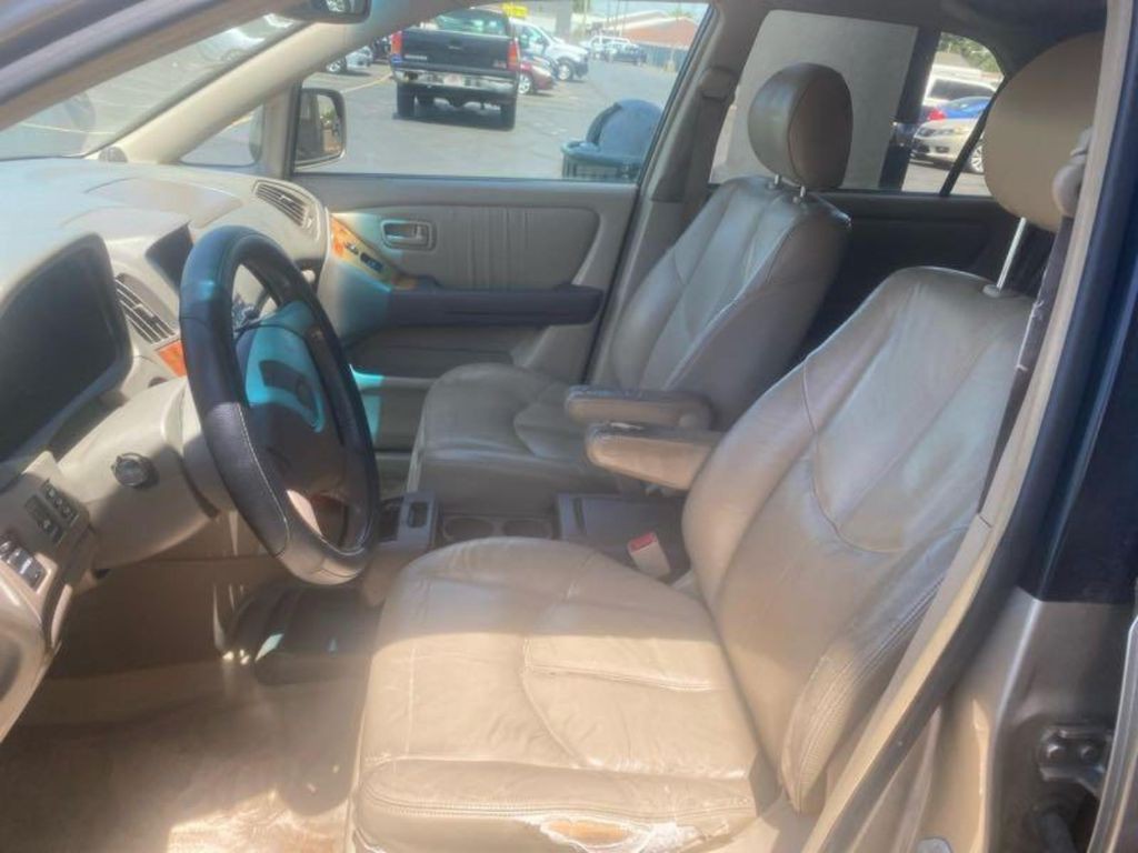 1999 Lexus RX Image 5
