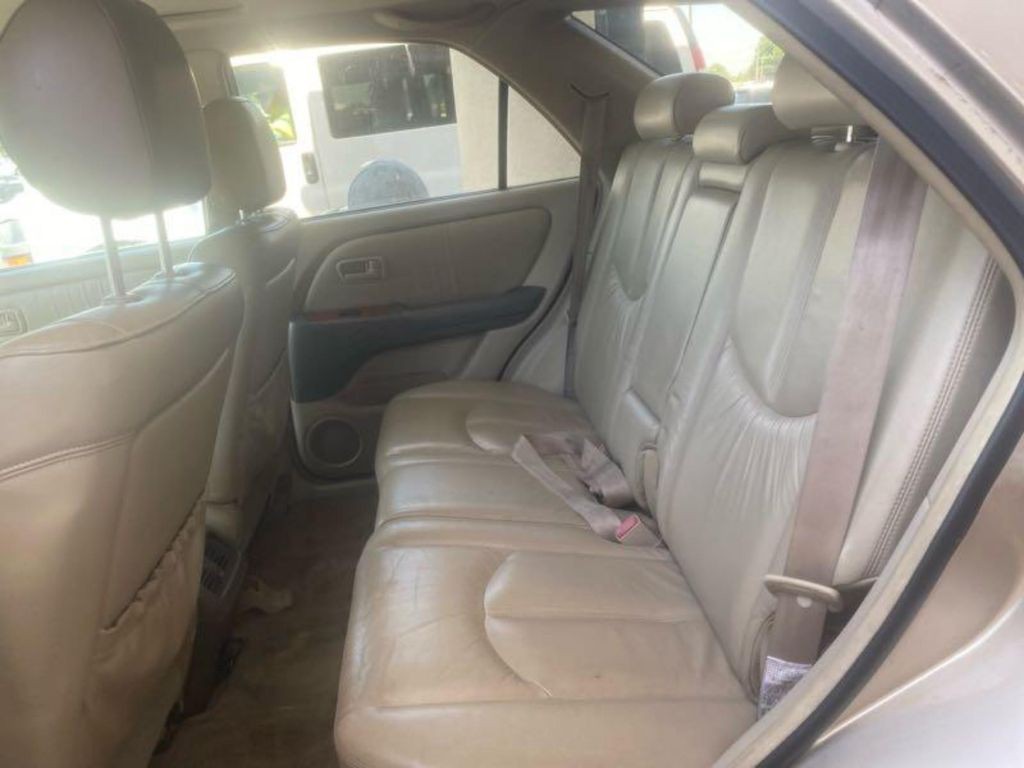 1999 Lexus RX Image 6