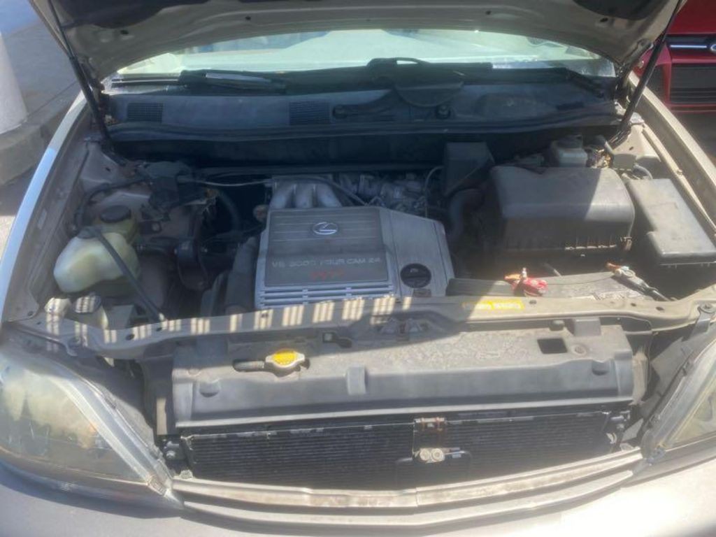 1999 Lexus RX Image 11