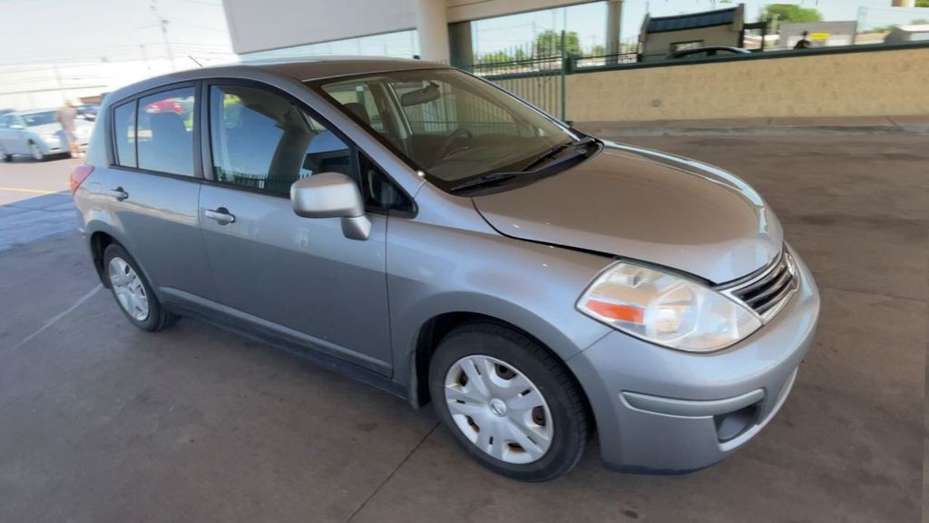 2011 Nissan Versa Image 3