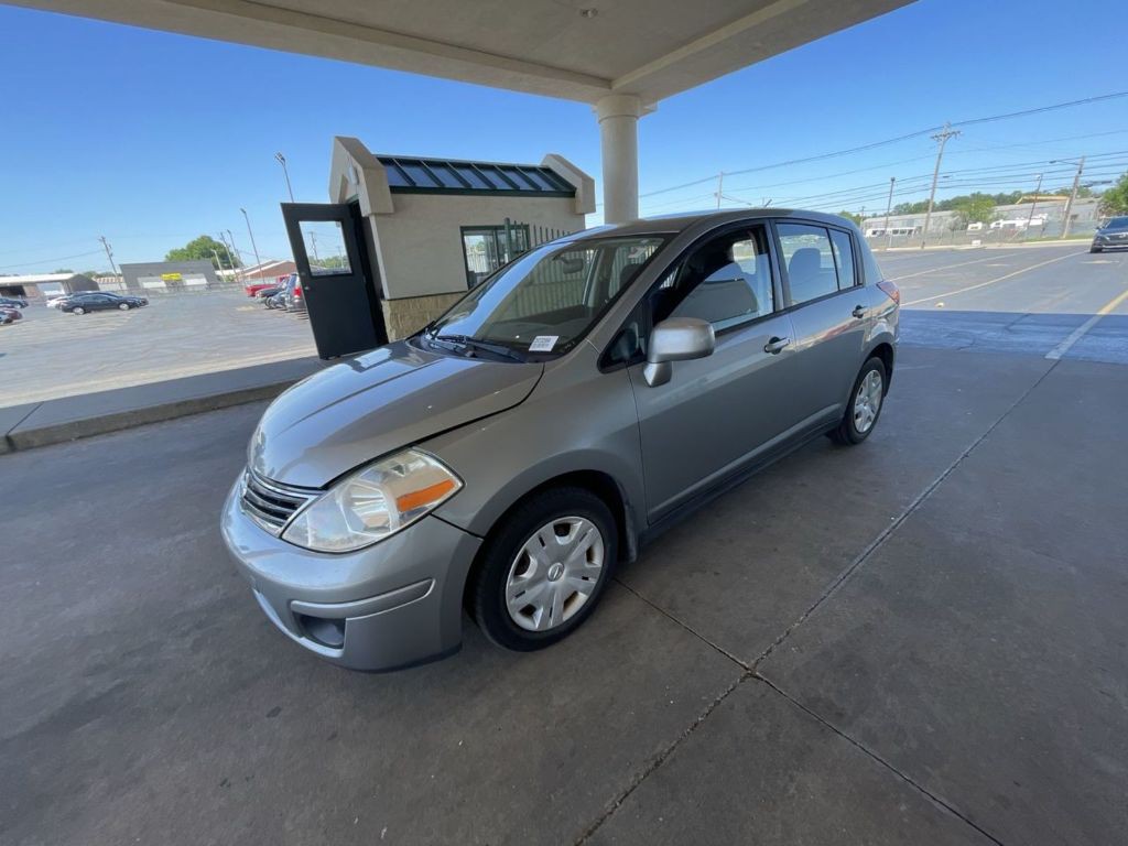 2011 Nissan Versa Image 4