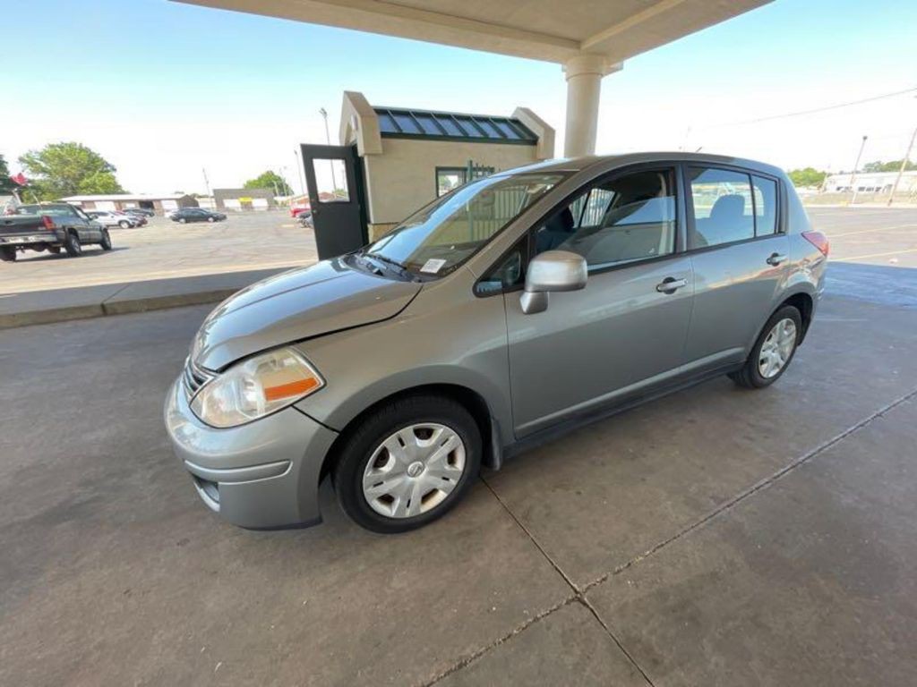 2011 Nissan Versa Image 8