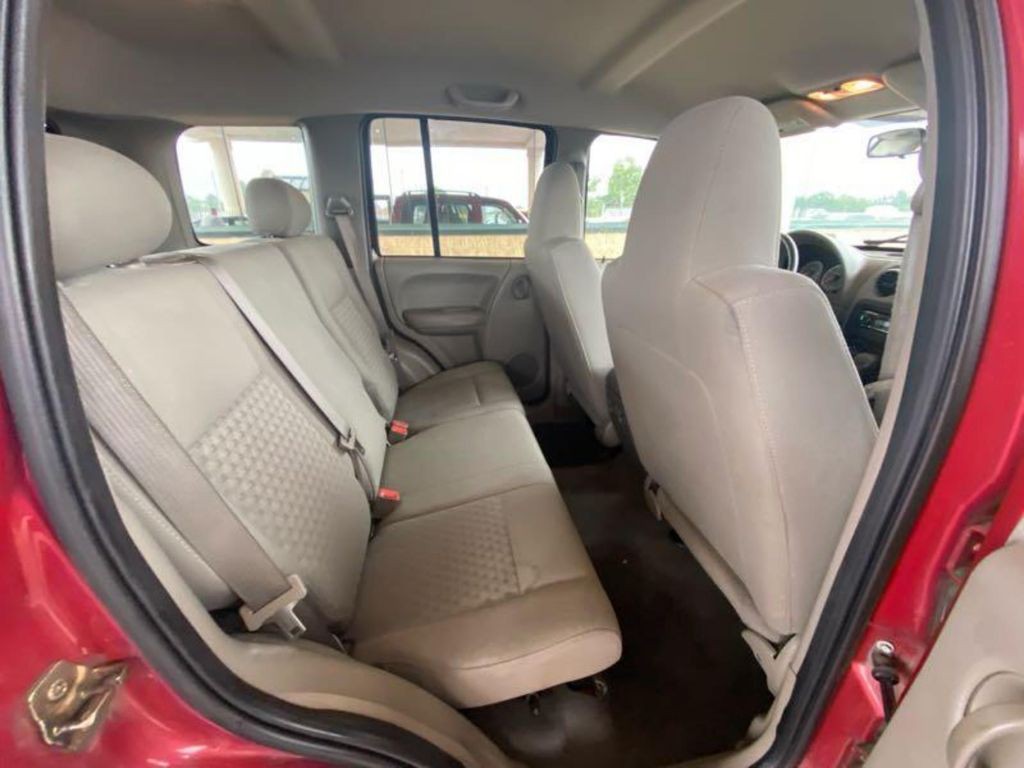 2007 Jeep Liberty Image 7