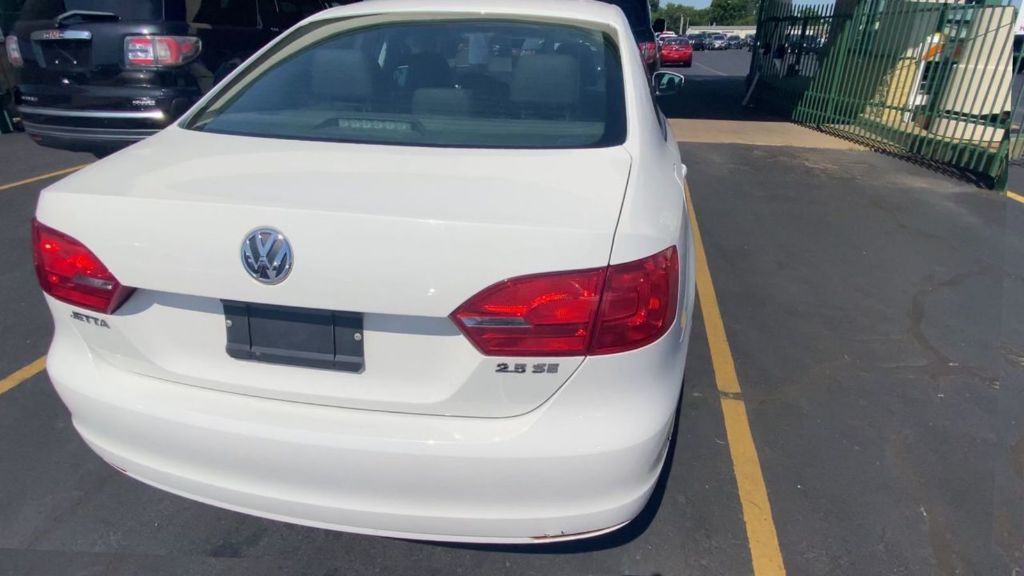 2012 Volkswagen Jetta Image 3