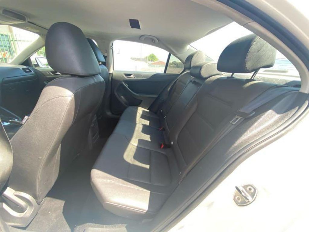 2012 Volkswagen Jetta Image 7