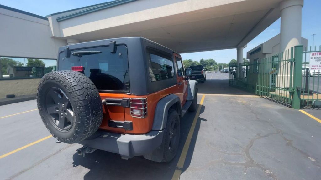 2011 Jeep Wrangler Image 3