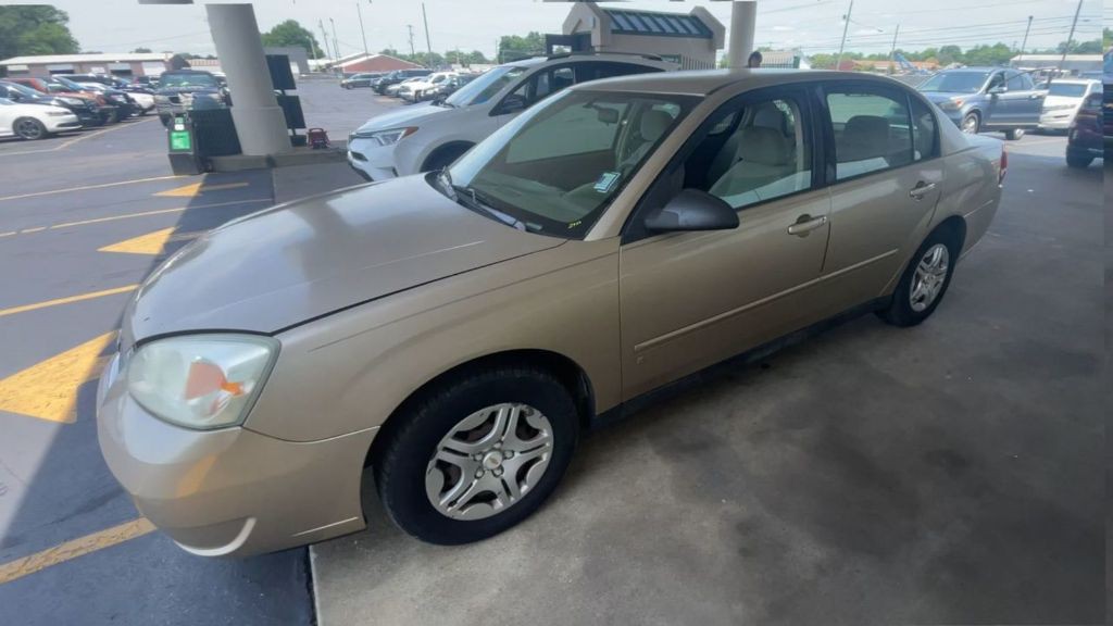 2007 Chevrolet Malibu Image 2