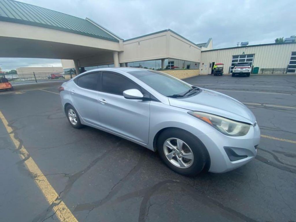 2014 Hyundai Elantra Image 2