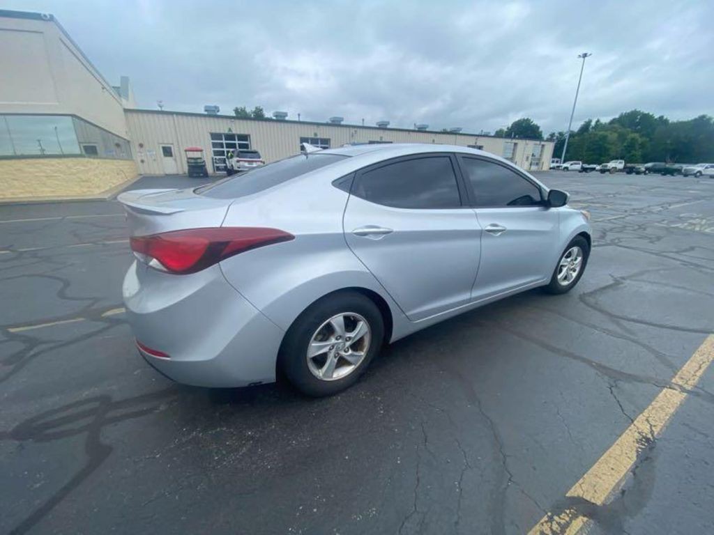 2014 Hyundai Elantra Image 3