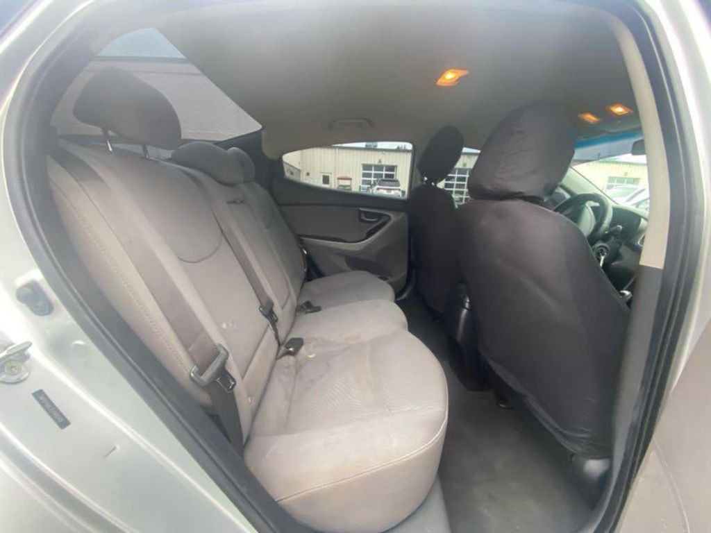2014 Hyundai Elantra Image 12