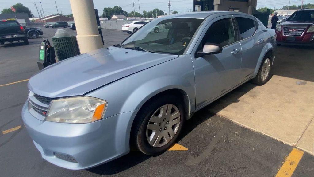 2013 Dodge Avenger Image 3