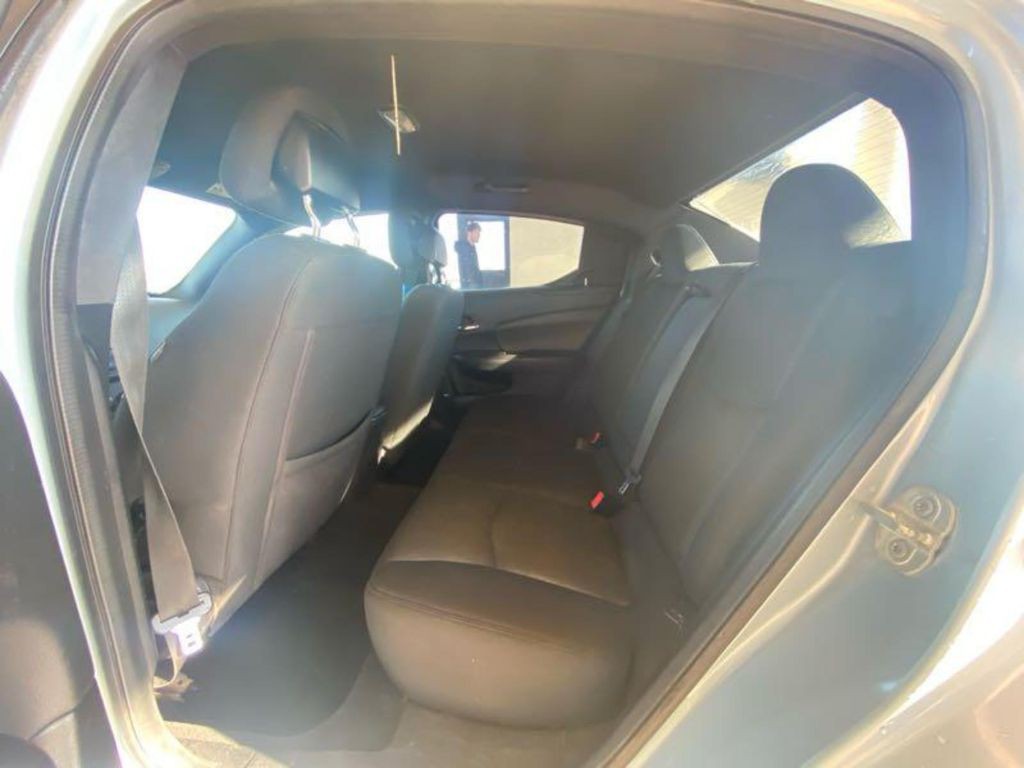 2013 Dodge Avenger Image 12