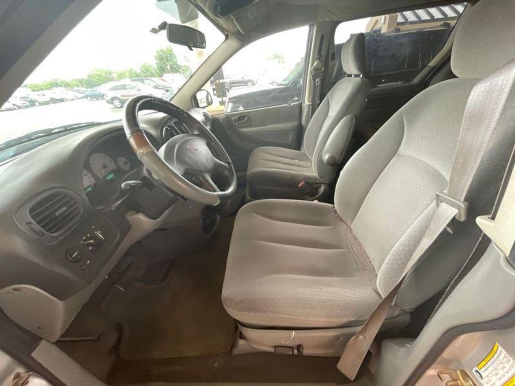 2006 Dodge Ram Van Image 7