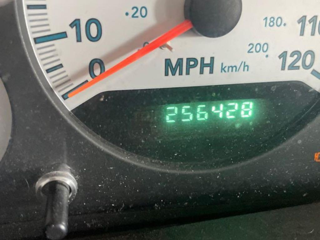 2006 Dodge Ram Van Image 12