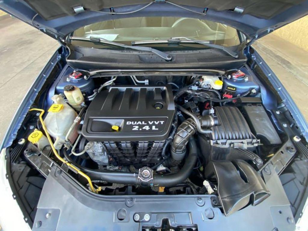 2014 Chrysler 200 Image 14