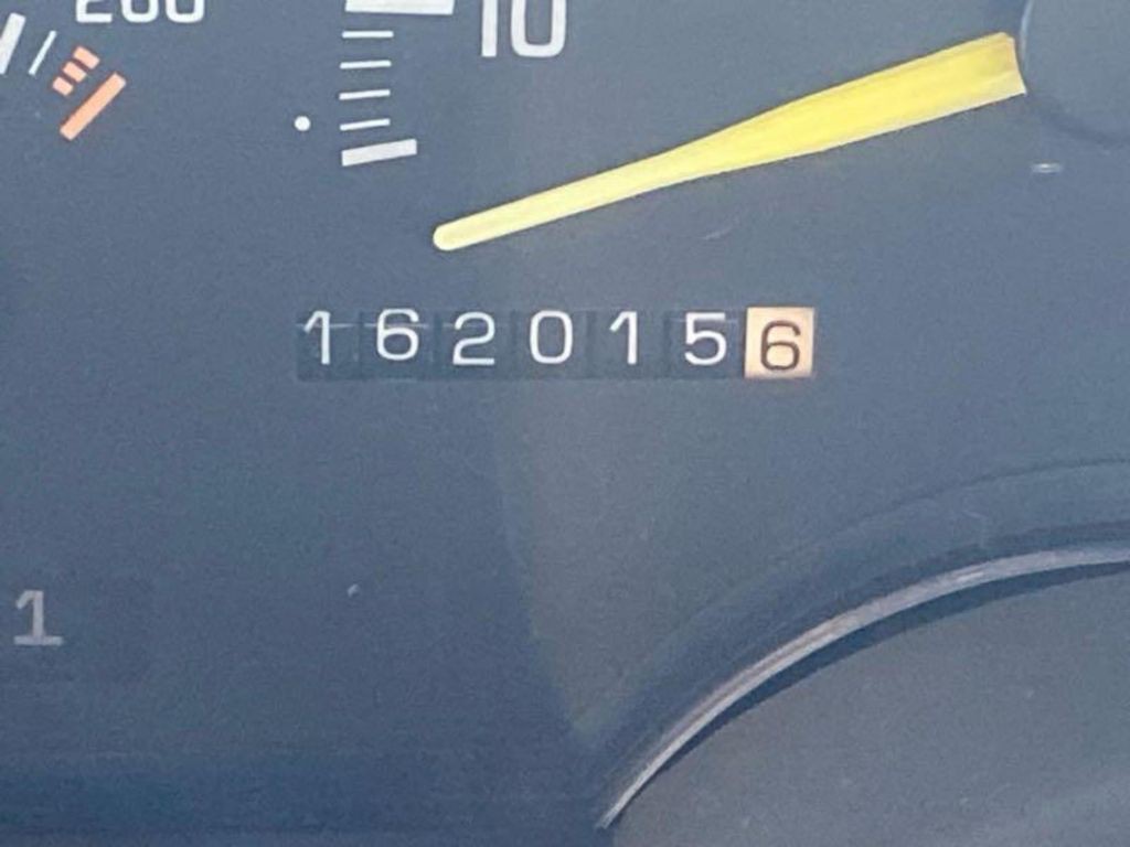 1994 GMC Sierra Image 10
