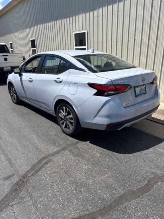 2023 Nissan Versa Image 2