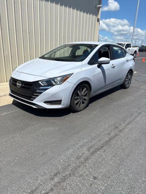 2023 Nissan Versa Image 7