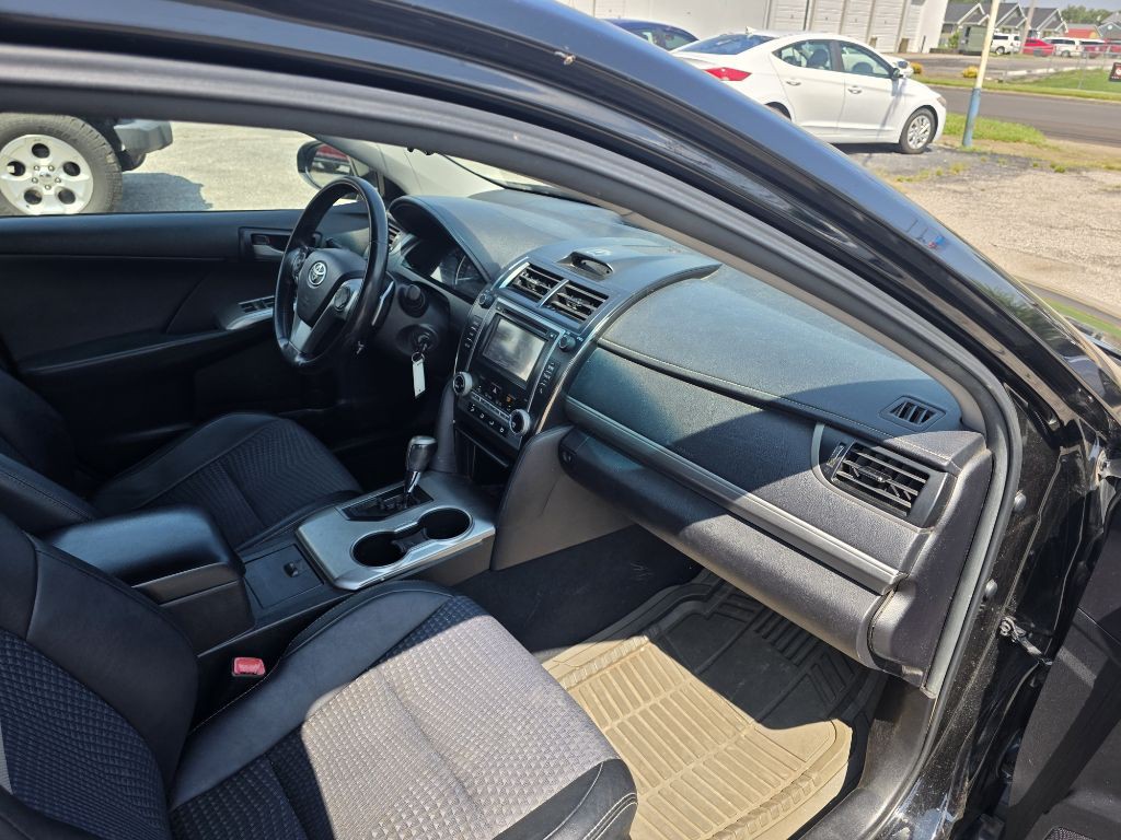 2014 Toyota Camry Image 3