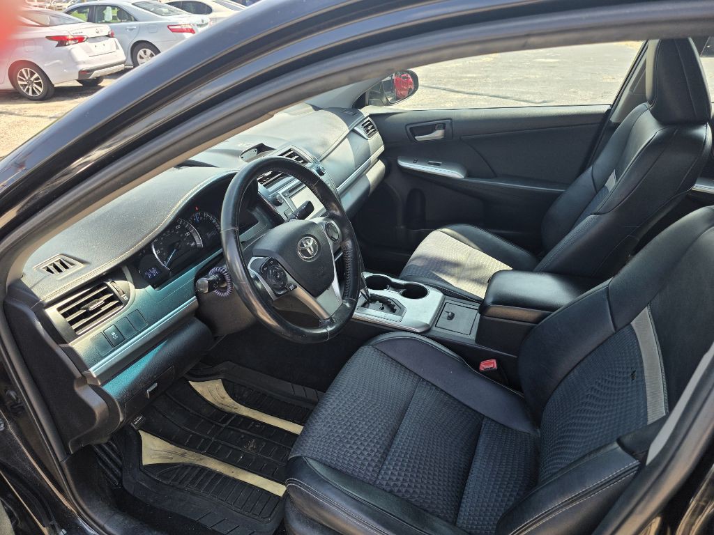 2014 Toyota Camry Image 4