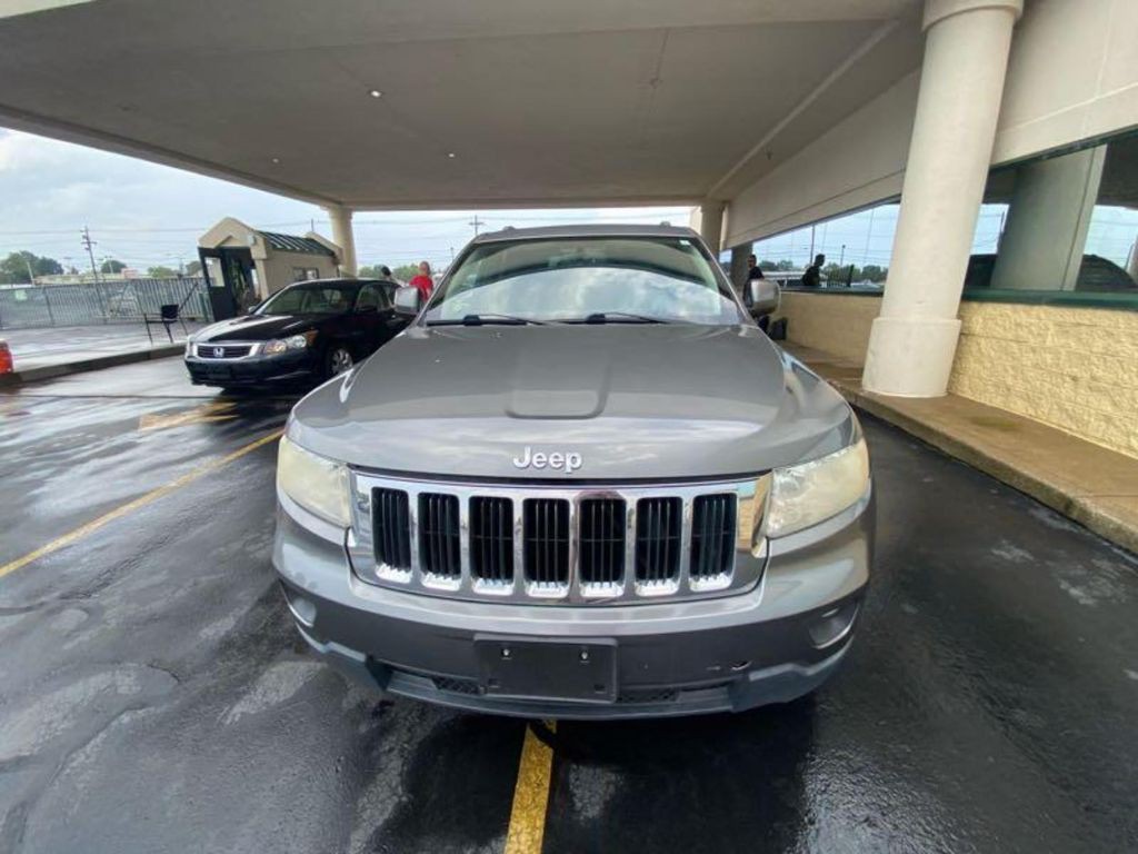 2012 Jeep Grand Cherokee Image 2