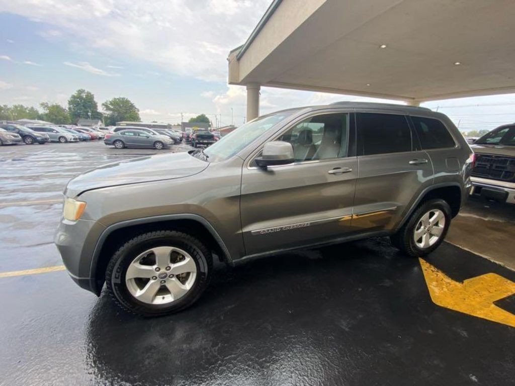 2012 Jeep Grand Cherokee Image 8
