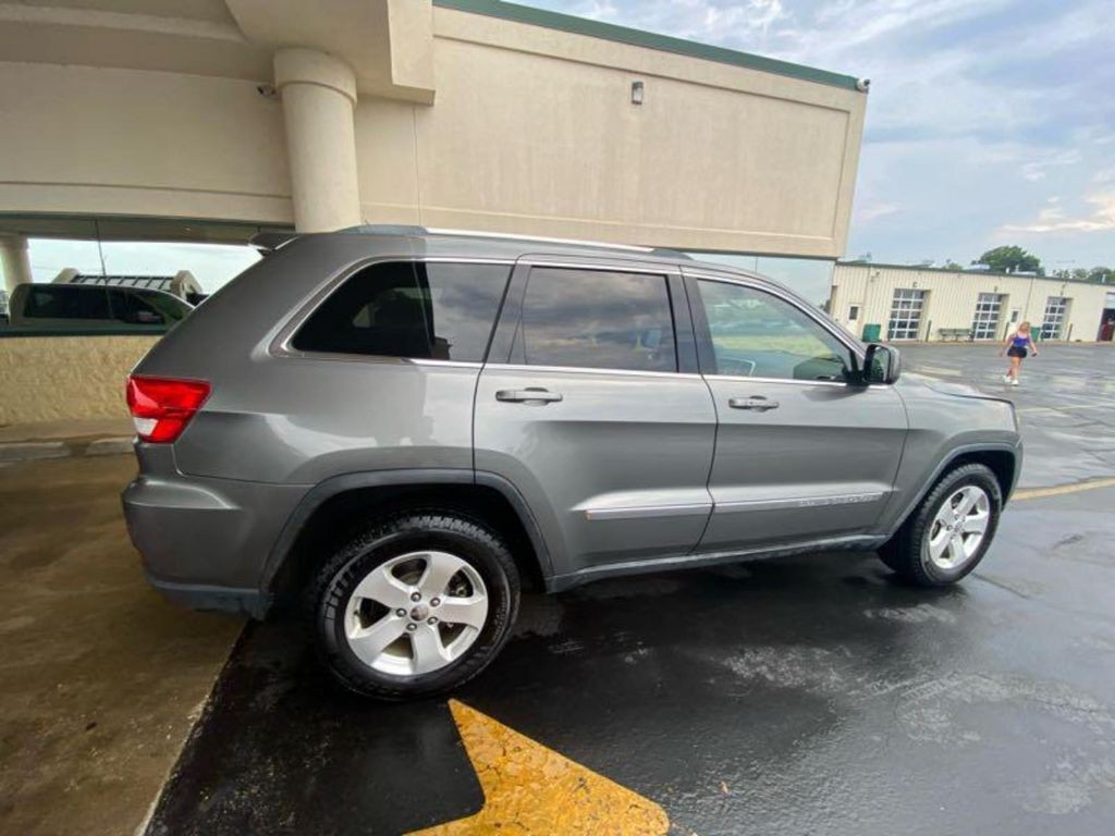 2012 Jeep Grand Cherokee Image 9