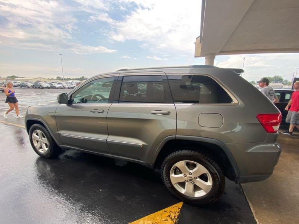 2012 Jeep Grand Cherokee Image 11