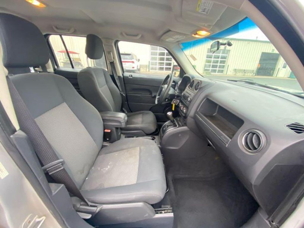 2010 Jeep Patriot Image 11