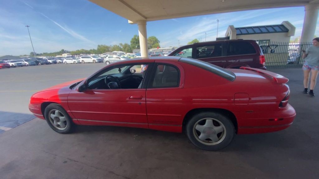 1997 Chevrolet Monte Carlo Image 9