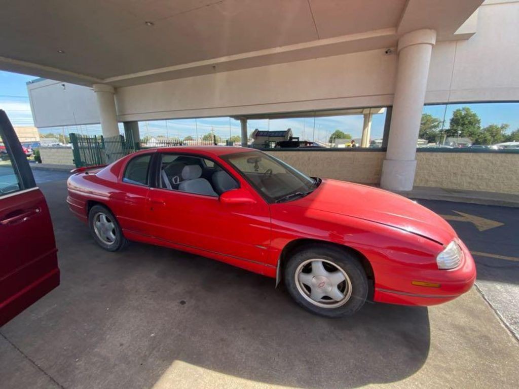 1997 Chevrolet Monte Carlo Image 10