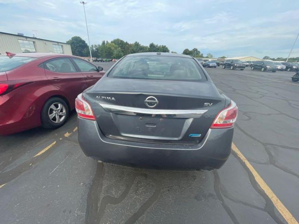 2013 Nissan Altima Image 3