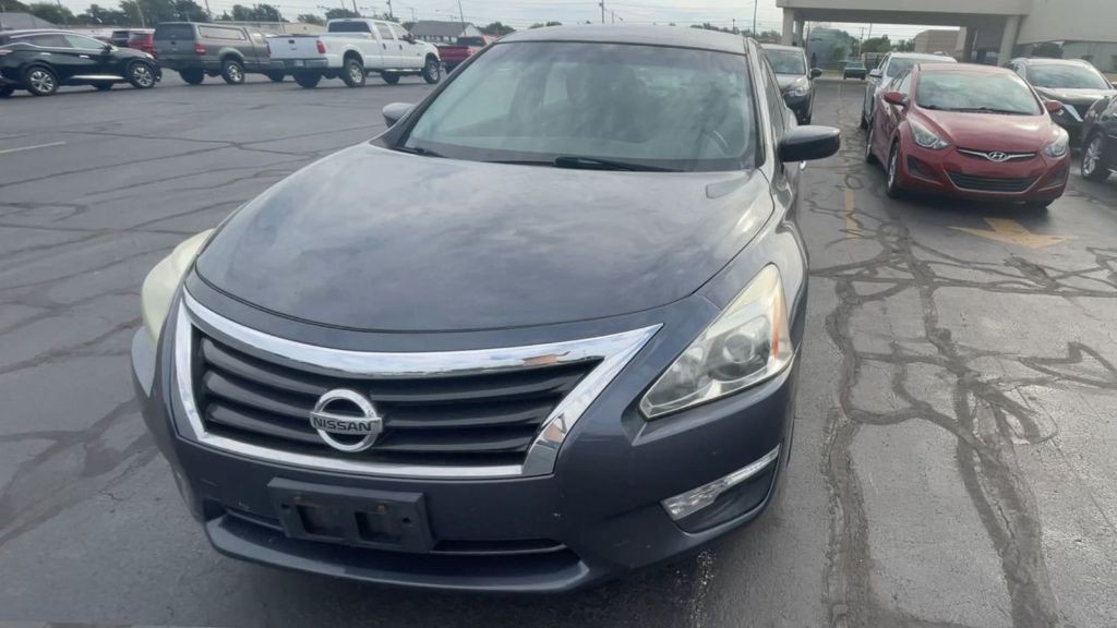 2013 Nissan Altima Image 9