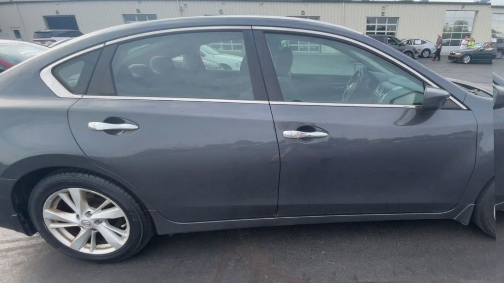 2013 Nissan Altima Image 10