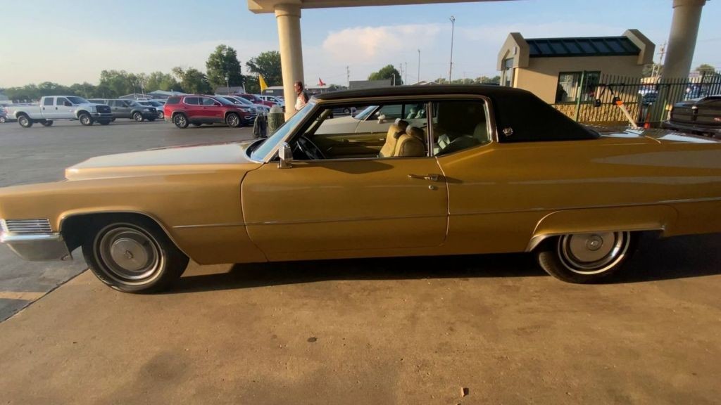 1970 Cadillac DeVille Image 3
