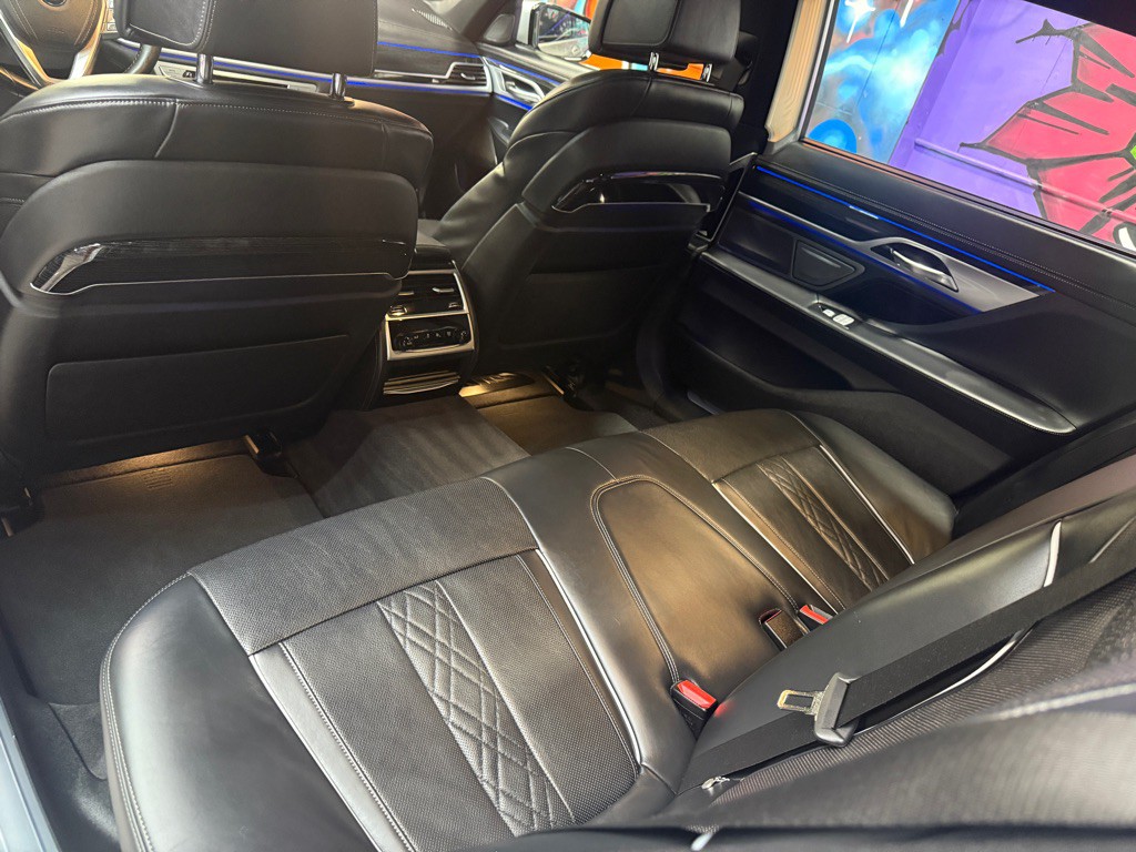 2019 BMW 7 Series Image 17
