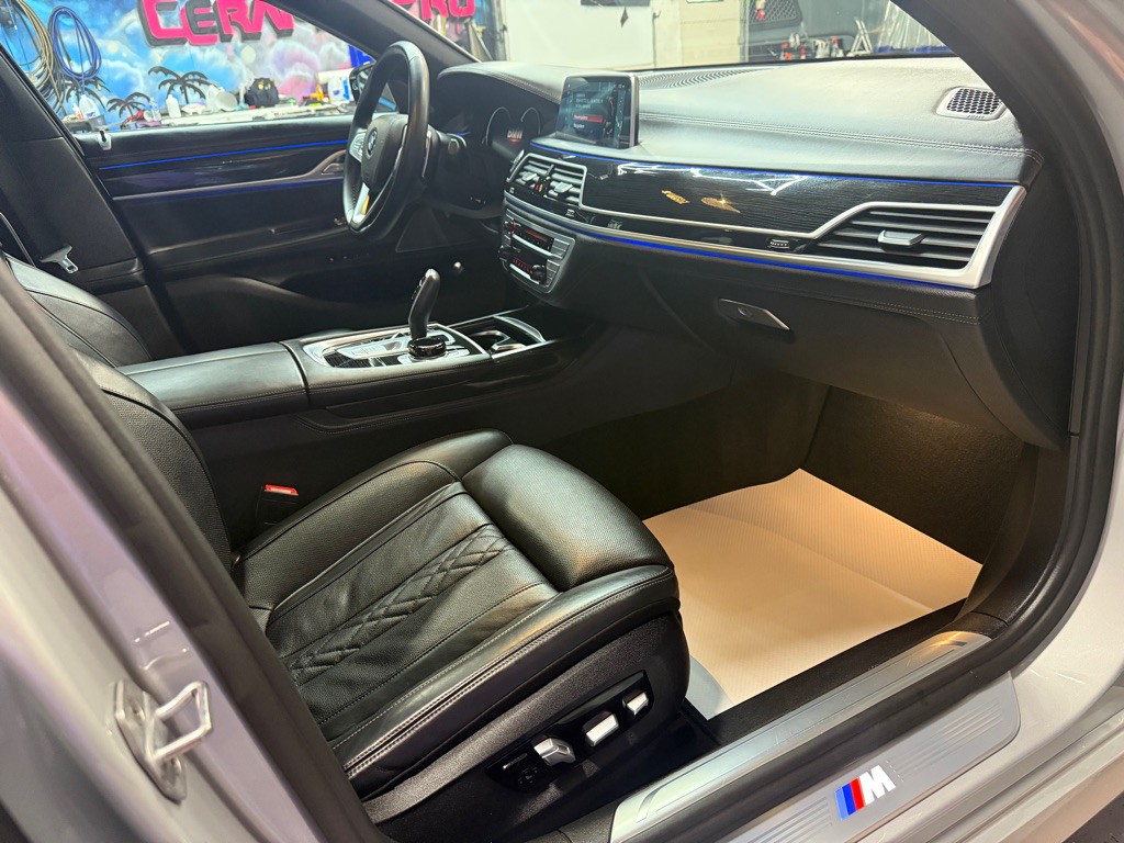 2019 BMW 7 Series Image 23