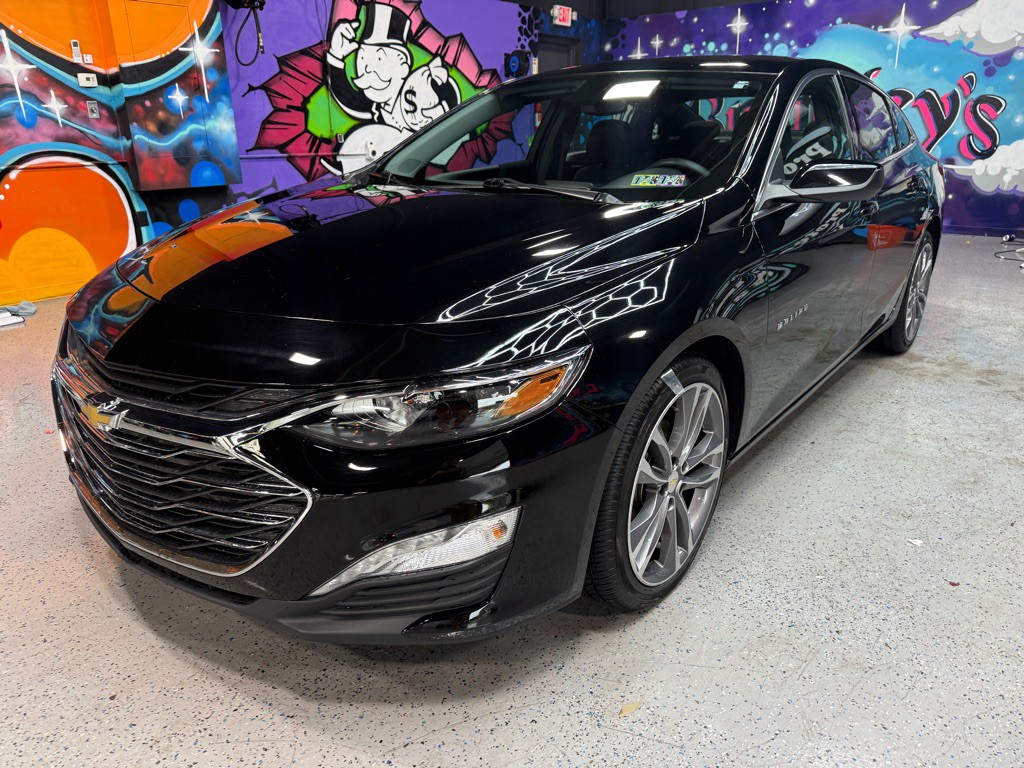 2022 Chevrolet Malibu Image 1