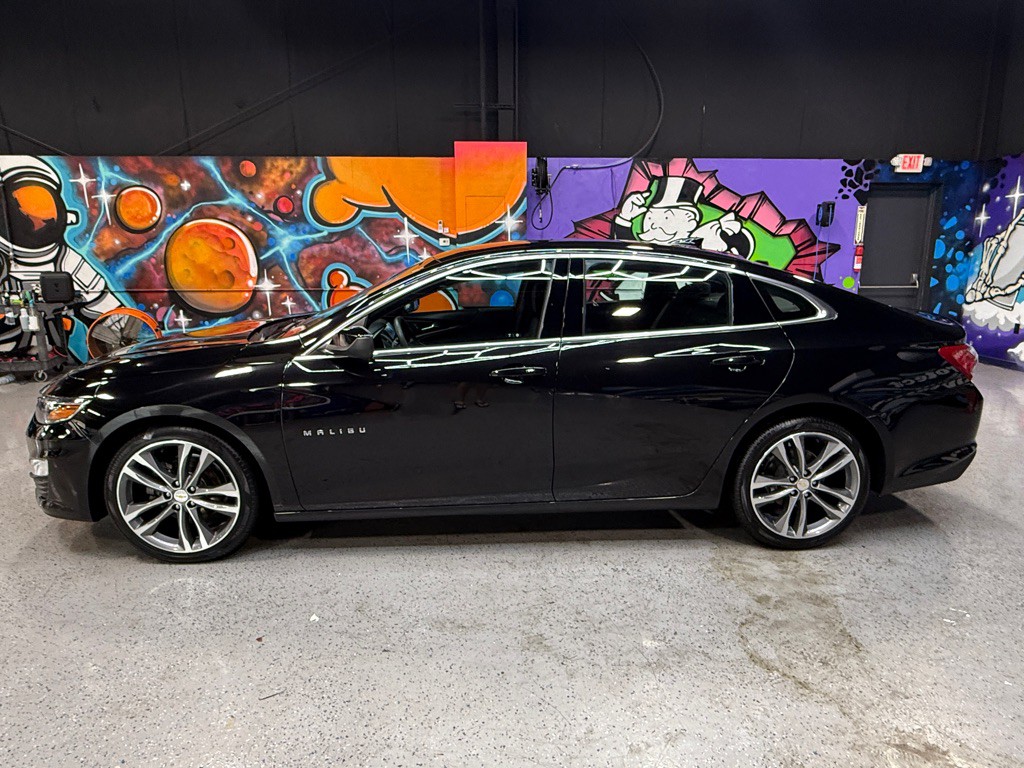 2022 Chevrolet Malibu Image 2
