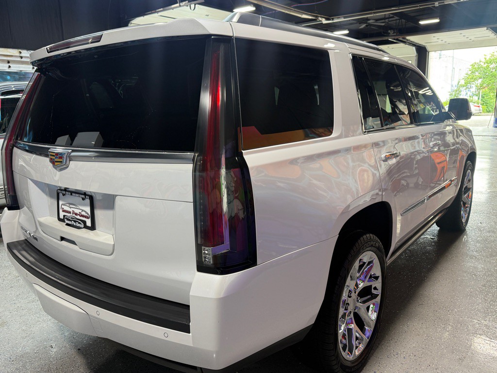 2016 Cadillac Escalade Image 8