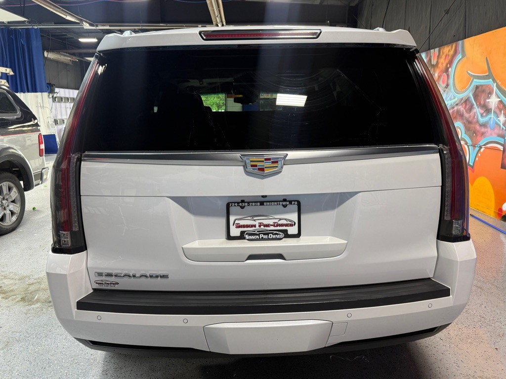 2016 Cadillac Escalade Image 5