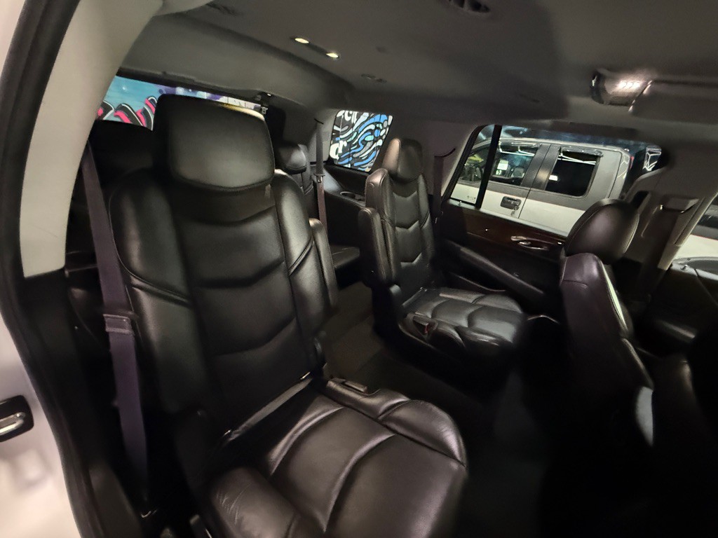 2016 Cadillac Escalade Image 20