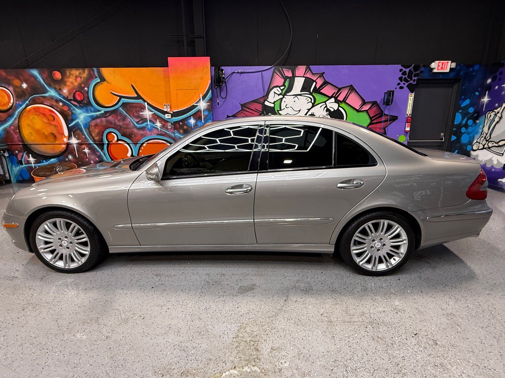 2008 Mercedes-Benz E-Class Image 2