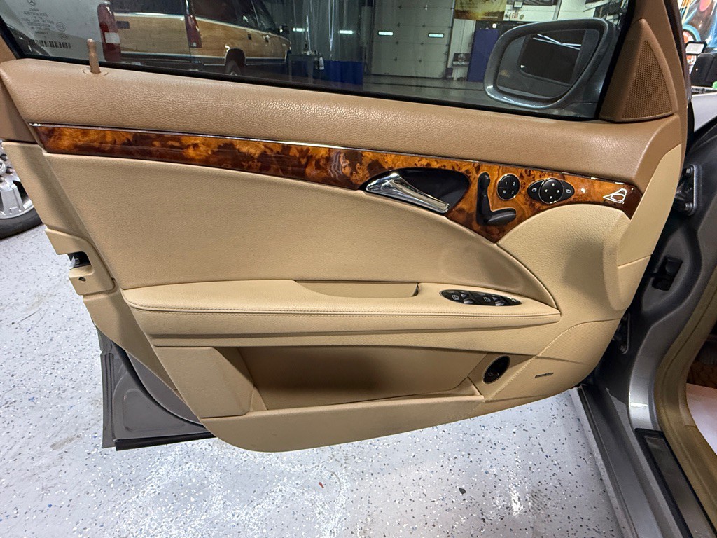 2008 Mercedes-Benz E-Class Image 11