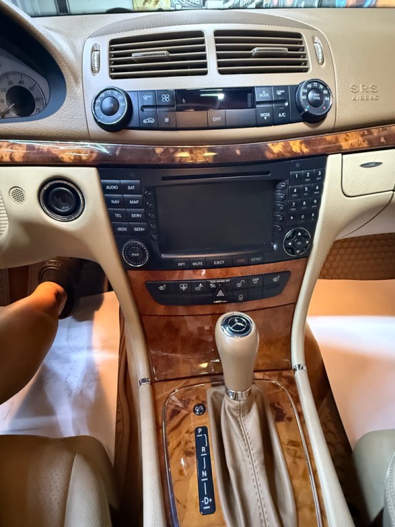 2008 Mercedes-Benz E-Class Image 13