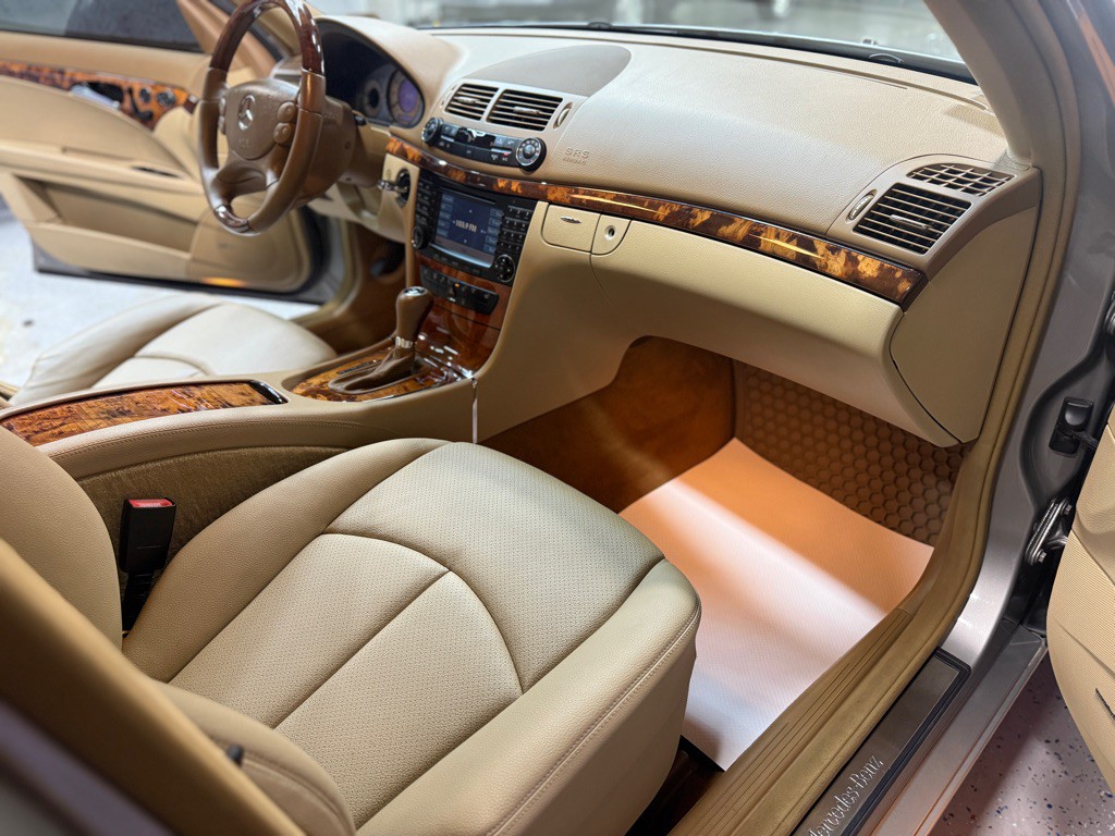 2008 Mercedes-Benz E-Class Image 21